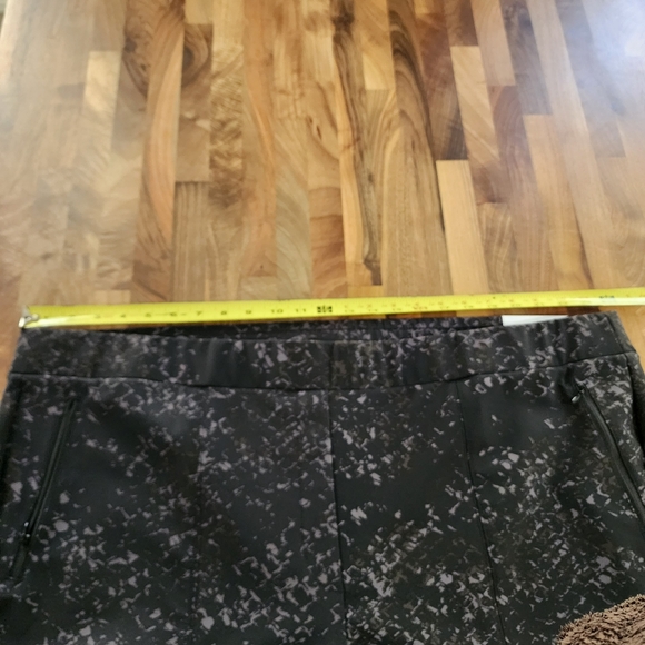 Lane Bryant On The Go Slim Ankle Viper Print Pull On Pants Size 28 NWT - Picture 7 of 11